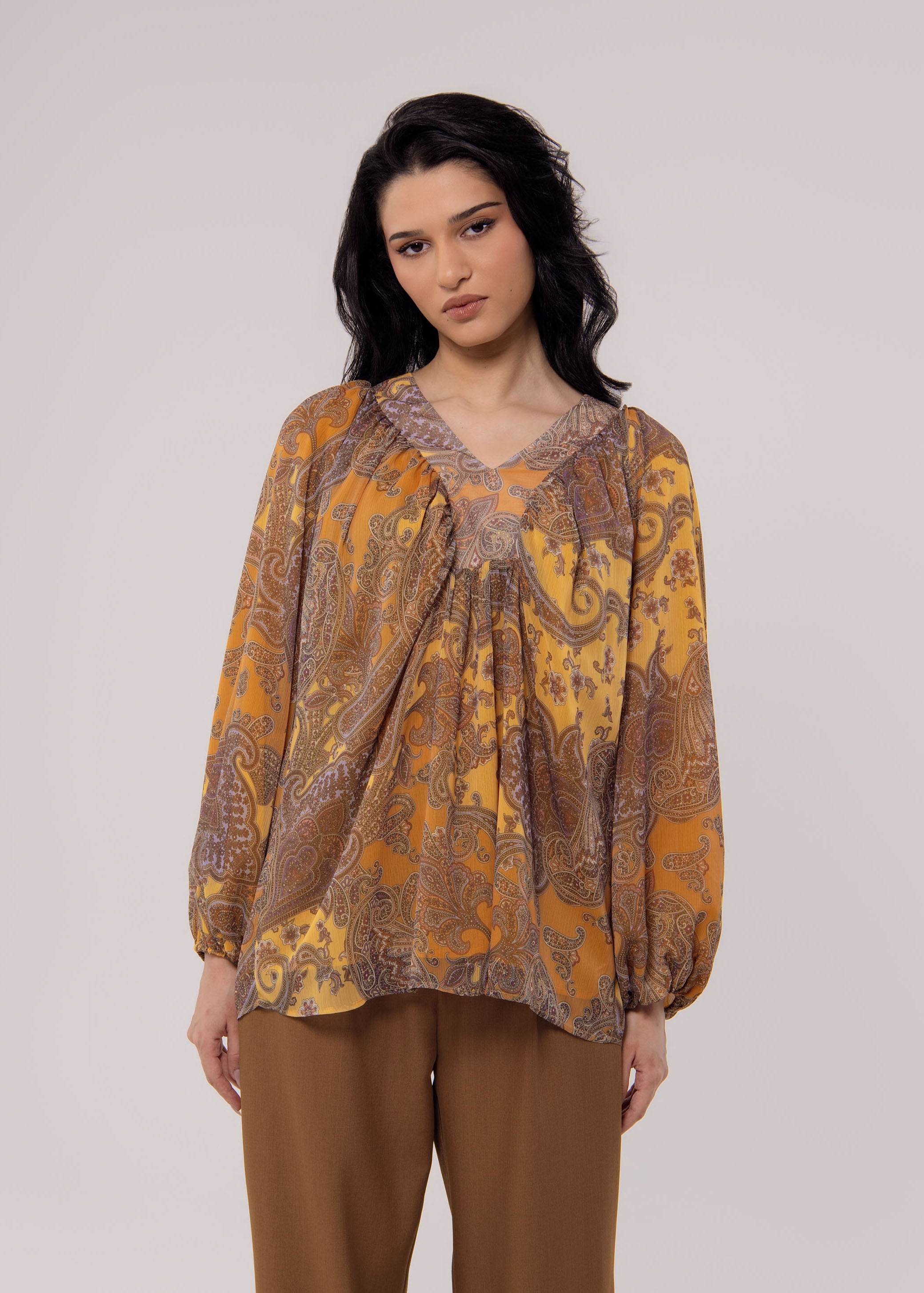 Top Paisley Flow