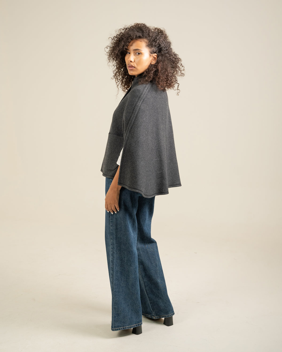 Cape AMMY – Gris Anthracite
